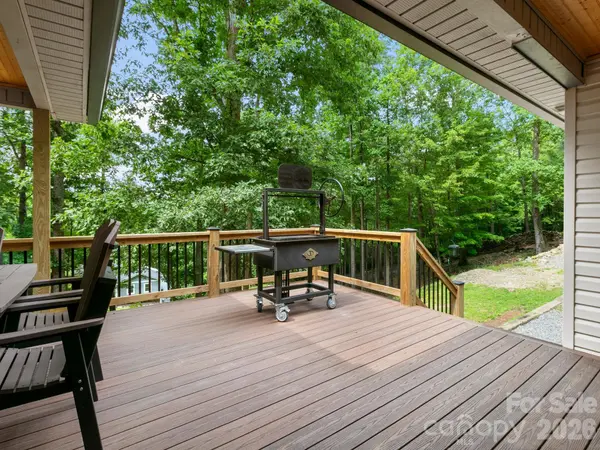 41 Bear TRL, Fairview, NC 28730