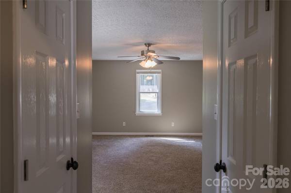 3910 English Oak DR, Lincolnton, NC 28092