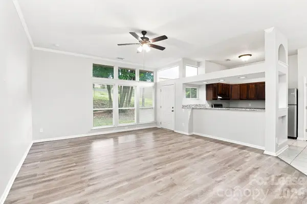 9719 Marshbrooke RD, Charlotte, NC 28105