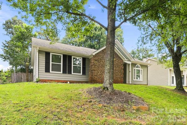 9719 Marshbrooke RD, Charlotte, NC 28105