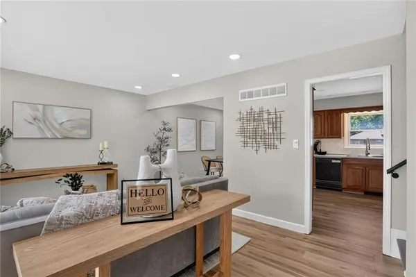 814 NE Mulberry ST, Lee's Summit, MO 64086