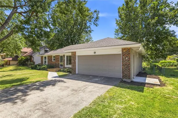 11717 W 53RD ST, Shawnee, KS 66203