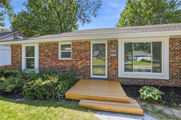 11717 W 53RD ST, Shawnee, KS 66203