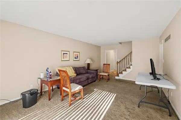 10423 ASH ST, Overland Park, KS 66207