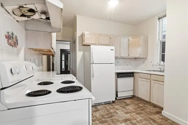 4335 Campbell ST, Kansas City, MO 64110