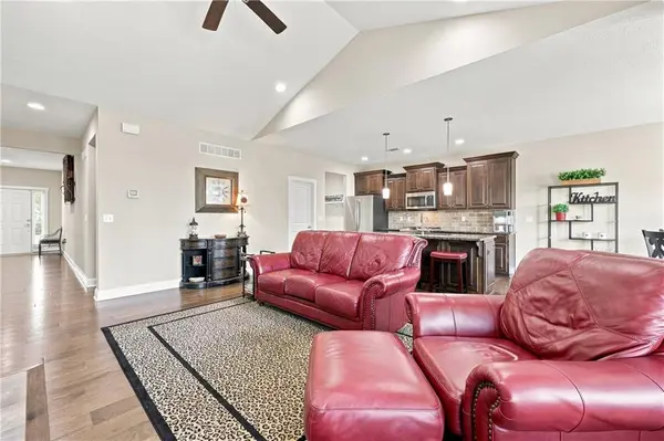 24940 W 143 TER, Olathe, KS 66061