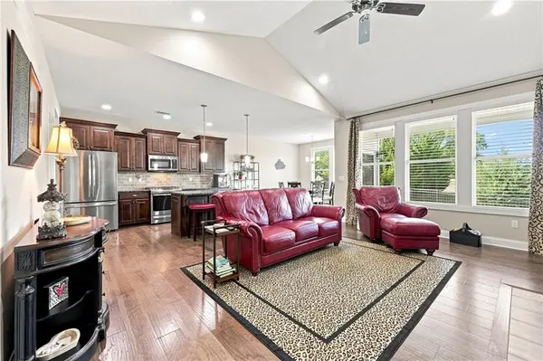 24940 W 143 TER, Olathe, KS 66061