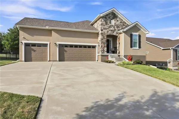 24940 W 143 TER, Olathe, KS 66061