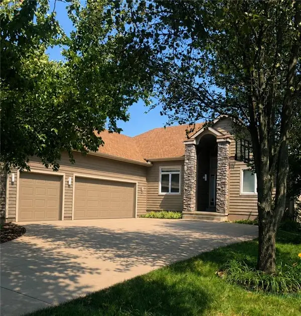 1104 Wagon Wheel RD, Lawrence, KS 66049
