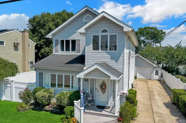 91 Charles AVE, Massapequa Park, NY 11762
