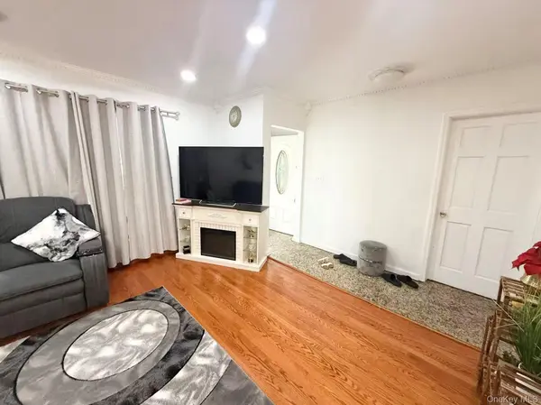Address not disclosed, Fresh Meadows, NY 11365
