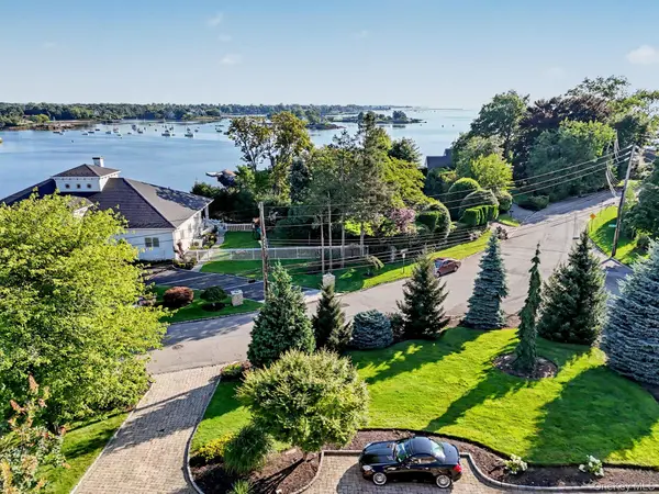 50 Echo Bay DR, New Rochelle, NY 10805