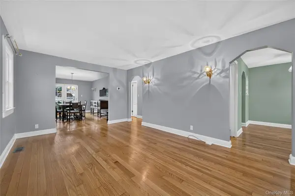 177 Jerome AVE, Mineola, NY 11501