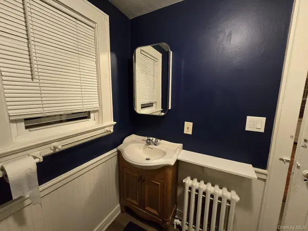 157 Clinton AVE #1, Huntington, NY 11743