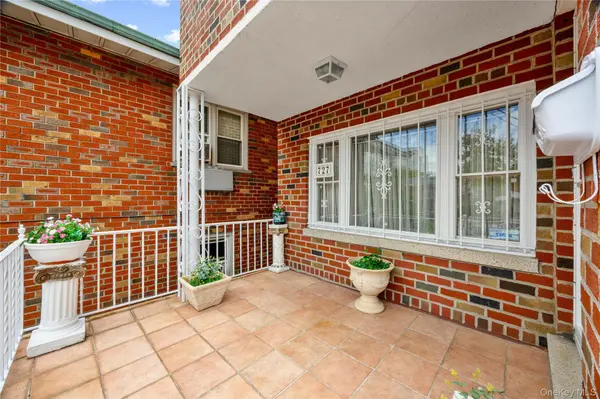 727 Hollywood AVE, Bronx, NY 10465