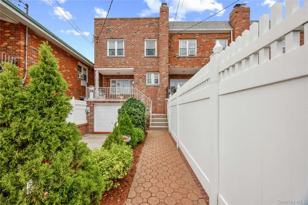 727 Hollywood AVE, Bronx, NY 10465