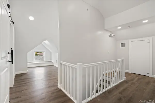 7 Pulaski RD #4, East Northport, NY 11731
