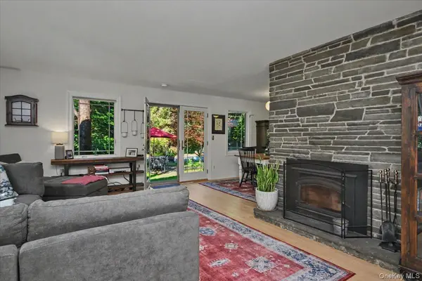 27 Reed RD, Wappingers Falls, NY 12590