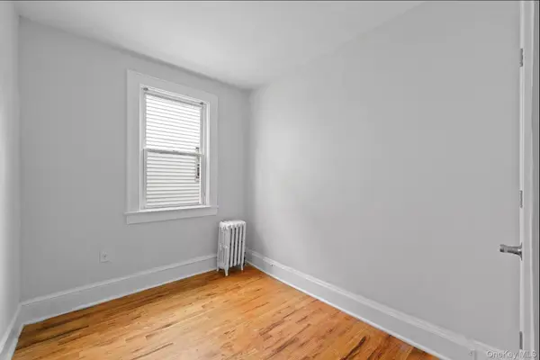 243 Maple AVE #1B, Rockville Centre, NY 11570