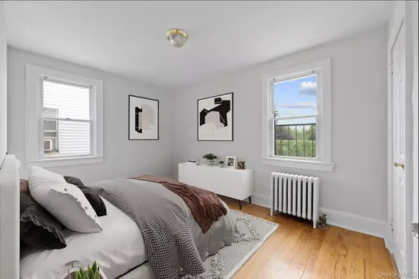 243 Maple AVE #1B, Rockville Centre, NY 11570