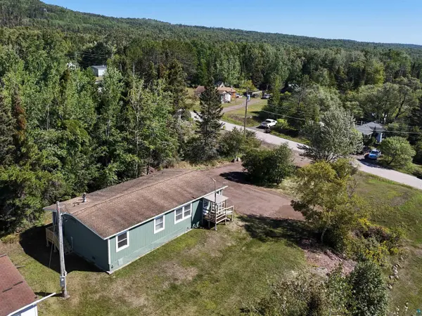 823 Creechville Rd, Grand Marais, MN 55604