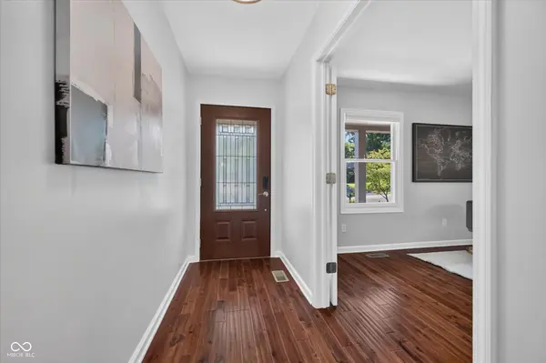 242 Beechmont DR, Carmel, IN 46032