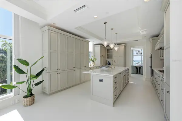 2251 GULF OF MEXICO DR #301, Longboat Key, FL 34228