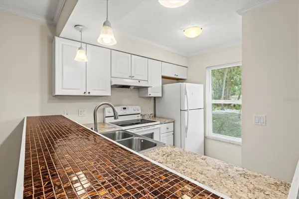 4631 SUMMERWIND DR #16, Sarasota, FL 34234