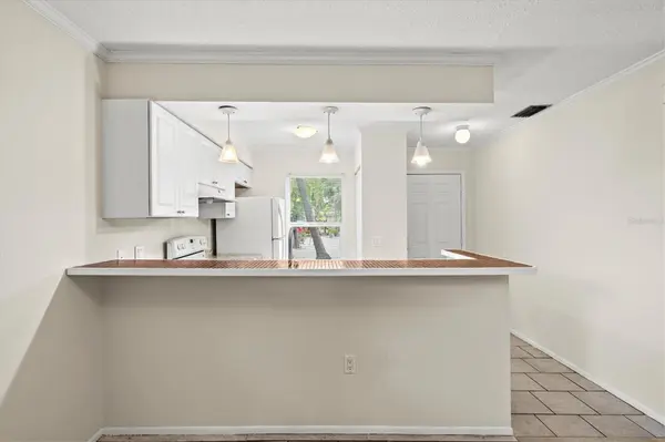4631 SUMMERWIND DR #16, Sarasota, FL 34234