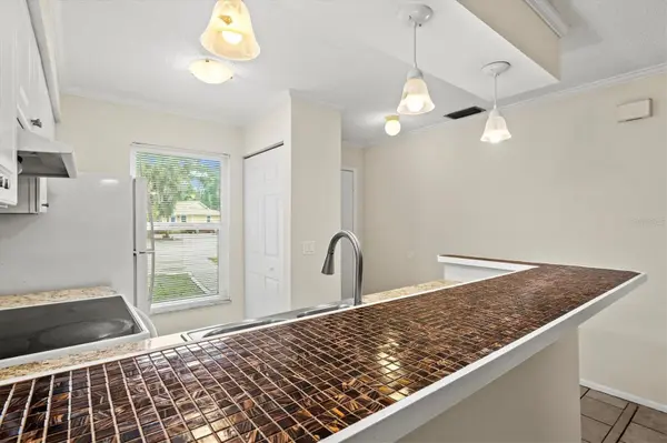 4631 SUMMERWIND DR #16, Sarasota, FL 34234