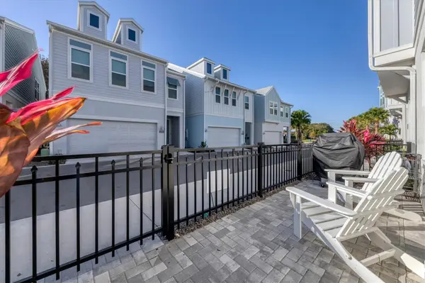 2313 LINDSTROM ST, Sarasota, FL 34237