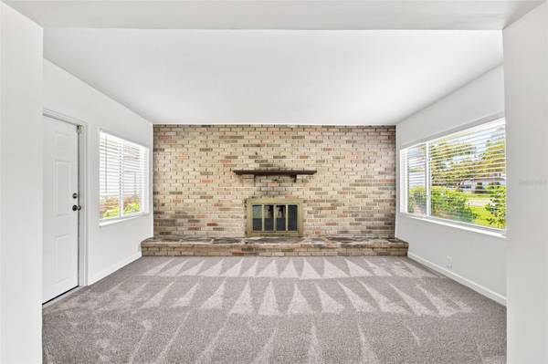 2101 WINCHESTER RD N, St Petersburg, FL, 33710 photo 14