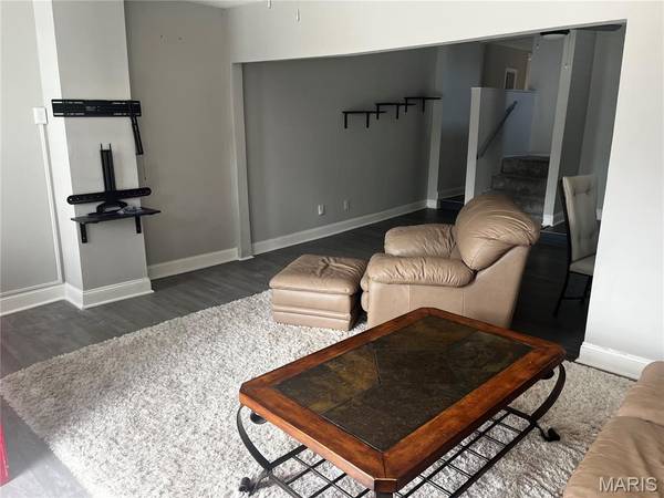 2725 January AVE, St Louis, MO 63139