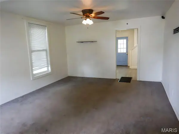 412 1st ST, Mokane, MO 65059