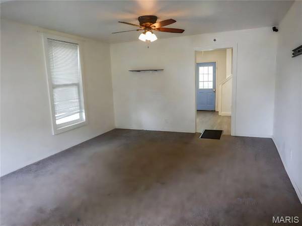 412 1st ST, Mokane, MO 65059