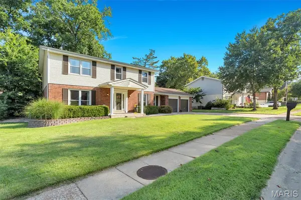 432 Glan Tai DR, Manchester, MO 63011