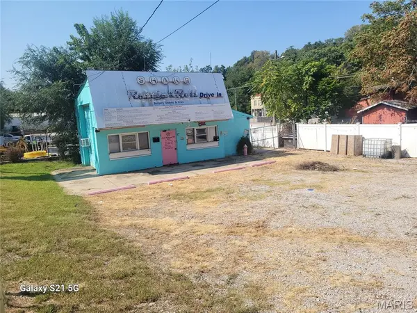 101 W 9th ST, Alton, IL 62002