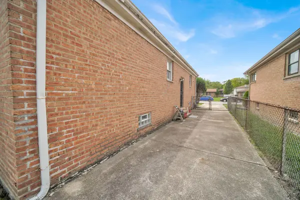 16027 Ashland AVE, Harvey, IL 60426