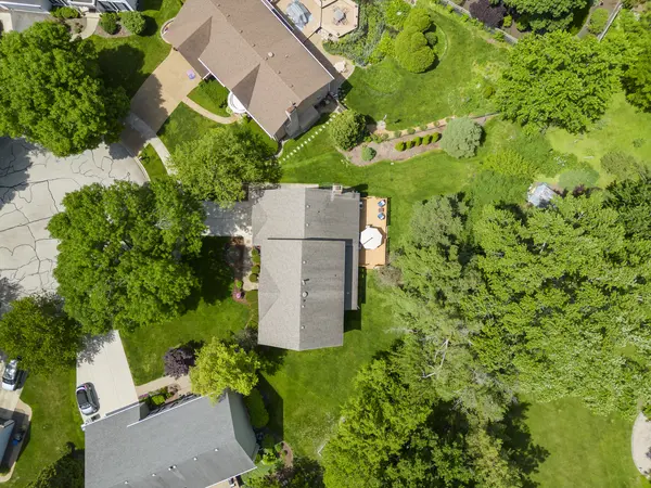 810 Atlanta CT, Naperville, IL 60540