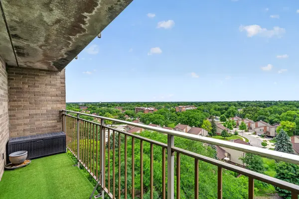 6340 Americana DR #1101, Willowbrook, IL 60527