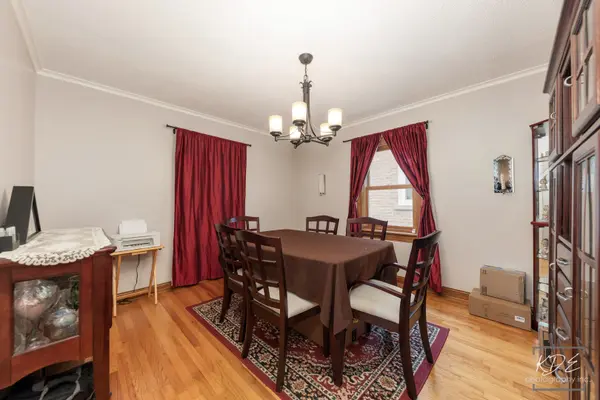 5915 W Roscoe ST, Chicago, IL 60634