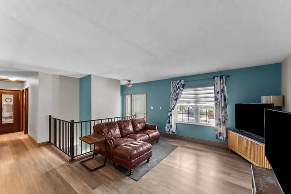 1415 W 55th ST, Davenport, IA 52806