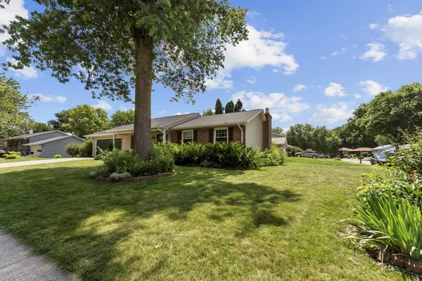 1415 W 55th ST, Davenport, IA 52806