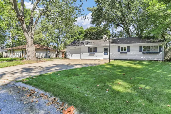 1810 Greendale DR, Champaign, IL 61821