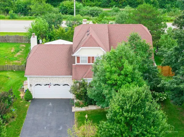 513 Eastwick LN, Bartlett, IL 60103