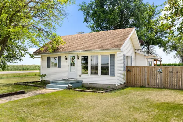 4952 E 3150 North RD, Streator, IL 61364