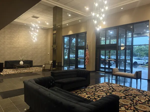 6340 Americana DR #620, Willowbrook, IL 60527