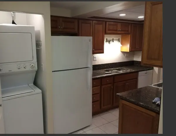 6340 Americana DR #620, Willowbrook, IL 60527