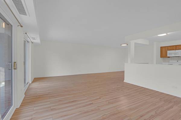 1415 E Central RD #305A, Arlington Heights, IL 60005