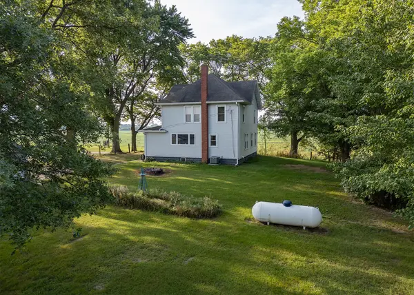 27242 E 2900th ST, Prophetstown, IL 61277